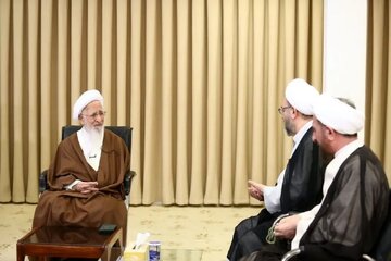 آیت الله جوادی آملی: مشکل حجاب با «بگیر و ببند» حل نمی‌شود /اگر اختلاس و نجومی‌بگیر در کشور نباشد، مردم هم به قانون احترام می گذارند