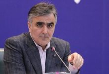 انتقاد تند یک اقتصاددان به ادعاهای رئیس بانک مرکزی: اقتصاد کشور را قفل کزده اید؛ تراز تجاری به شدت منفی شده،پول ملی هم سقوط کرده