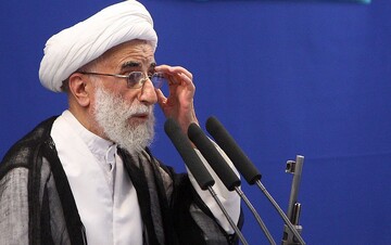 عکس جالب از جوانی آیت الله جنتی و حضور در جنگ بوسنی