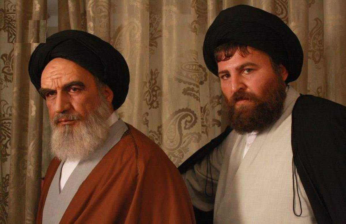 تمام آثاری که به زندگی امام خمینی (ره) پرداخته‌اند
