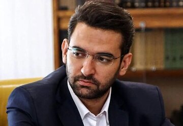 آذری جهرمی؛ دانشجوی سرآمد دانشگاه علم و صنعت شد +عکس