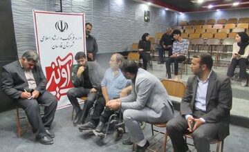 دیدار مشاور وزیر فرهنگ با هنرمند توان‌خواه فارسانی