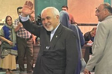 واکنش ظریف به یک شایعه؛ گروهی که با مشارکت مردم آرزوهایشان بر باد رفته، دست به ساختن دروغ زدهاند
