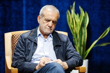 پزشکیان: حساب مردم شریفی که به هر دلیلی ناراضی هستند، از دشمنان جداست/ وظیفه دولت پیگیری مطالبات به حق تمام مردم است