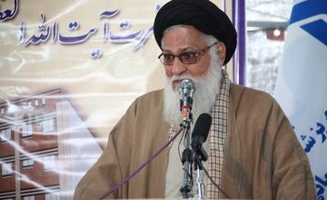 سیدحسن نصرالله نزدیک آمد و روبروی رهبر انقلاب روی زمین نشست /دبیرکل به تدریج توانست رزمندگان حزب الله را مسلح کند