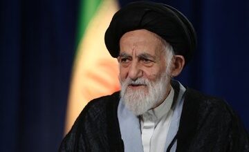 واکنش موسوی خوئینی‌ها به انتخاب آیت‌الله خامنه‌ای‌ به عنوان رهبر موقت بعد از فوت امام