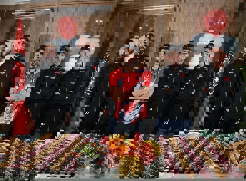 2124837