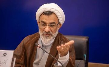 دبیر شورای عالی انقلاب فرهنگی: جای نگرانی دارد که حتی لوله‌کش‌ها مهاجرت می‌کنند