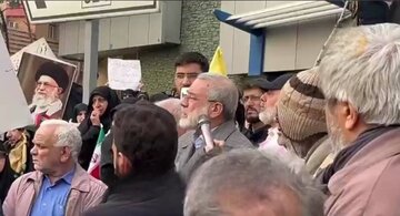 در تجمع کفن پوشان چه گذشت؟/ ظریف محاکمه شود؛ پزشکیان برود بیل دست بگیرد!/ با ۵ گردان بسیج میشود سوریه را پس گرفت/ طراح کلینیک ترک بی حجابی هم بود