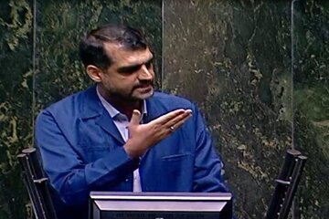 توضیحات نماینده قم درباره یک کلیپ عجیب/ امید است نمایندگان پاکدست اجازه ندهند اقلیت ویژهخوار با رفتارهایشان سبب خدشه به سرمایه اجتماعی مجلس شود