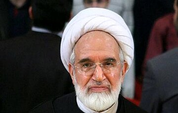 دیدار جمعی از فعالان سیاسی با مهدی کروبی/ اتفاق عجیبی که در انتخابات سال ۱۳۸۴ افتاد