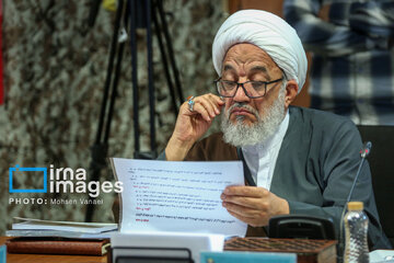آقا تهرانی: دولت در تلاش است تا لایحه جدیدی درباره حجاب بدهد که هیچ بازدارندگی ندارد/ تاخیر در ابلاغ قانون عفاف و حجاب بدعتی جدید است