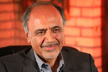 ابوطالبی خطاب به شریعتمداری: کشور را در آستانهی «نیمه شب به وقت گرینویچ» قطعنامه قرار ندهید