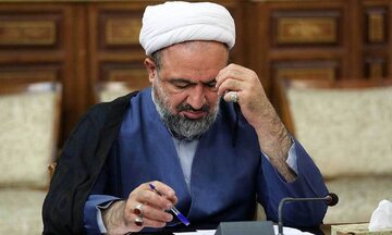 ادعای حمید رسایی درمورد قطعیهای مکرر برق/ برق مناطق پایین شهر بیشتر از بالای شهر قطع میشود/ از وزیر نیرو پیگیری میکنم