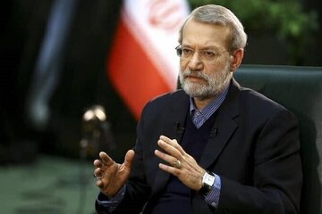 ارزیابی علی لاریجانی از مذاکرات/ آمریکاییها حرفهای مختلفی میزنند و روی یک موضع نمیایستند
