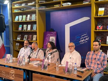 افشاگری حسام الدین آشنا درباره حاشیه های سفر حسن روحانی به سیستان و بلوچستان/ می ترسم دوباره احضار شوم/ ریاست جمهوری در ایران بسیار دشوار است