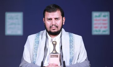 الحوثی: آمریکا از کشورهای عربی پول میگیرد و به اسرائیل میدهد/ ایران مسیر شرافتمندانهای را با پذیرش مساله فلسطین در پیش گرفت