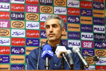 جباری: نظر همه در مورد استقلال فرق کرده؛ هر چقدر میگیرند نوش جانشان!