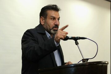 حمله مومنی به شجاعی و لک؛ آبرو و حیثیت‌مان را که از سر راه نیاوردیم!
