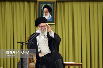 خاطره یک طنزپرداز از انگشتر رهبر انقلاب / رهبری گفتند این انگشتر ۵۵ سال است، که همراه من است