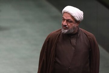 دفاع حمید رسایی از ارسال پیامک حجاب/ مبدأ آن آیات قرآن و روایات معصومین است