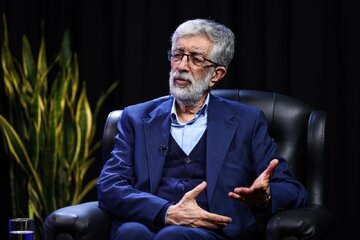 دلنوشته حداد عادل برای شهید آل هاشم/ حضورش به منزلۀ لنگری بود که به کشتی تعادل میبخشید/ او به نماز جمعه رونق بخشید