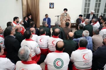 رهبر انقلاب : ایستادگی در مقابل وحشیگریها در غزه، یک وظیفه همگانی است / امدادگران ما مظهر صفات انسانی و انساندوستی هستند