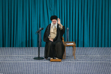رهبر انقلاب: کارهایی که در سوریه میکنند نشانه قوت آنها نیست/ جَوَلان چند روزه جریان باطل پایان خواهد یافت