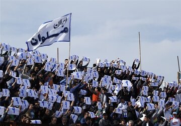 عکس| ملوانیها به یاد پدر از دست رفتهشان