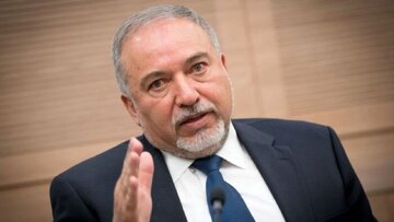 لیبرمن: نباید به نظام سمی اجازه تجزیه جامعه اسرائیل را داد/ شکستن پرچمهای اسرائیل قابل قبول نیست