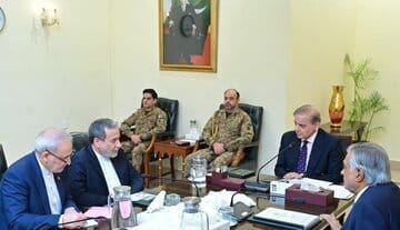 مأموریت عراقچی در پاکستان و هند؛ میانجی‌گری بین دو کشور هسته‌ای یا حسن‌نیت دیپلماتیک؟