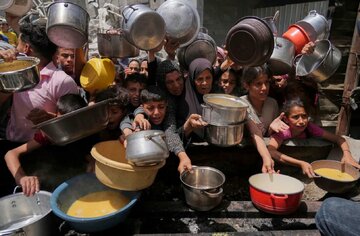 نقشه سیاه اسرائیل در پس پرده کمکهای غذایی به مردم غزه/ حتی رساندن غذا هم با هدفهای جنایتکارانه همراه است