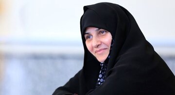 همسر رئیس جمهور فقید: وقتی رهبر انقلاب انگشتر اهدایی خود به رئیسی را دیدند، گفتند داخل انگشتر را بتراشید شاید اجزایی از پیکر شهید در آن مانده باشد