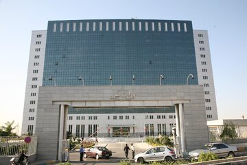 وزارت نیرو :نجات انرژی کشور در گرو سیاست‌زدایی از آن است