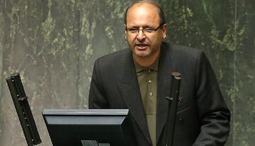 پشیمانی نمایندهای که استیضاح وزیر راه را امضا کرد/ شاید بهتر باشد به جای استیضاح، با وزیر صحبت کنیم