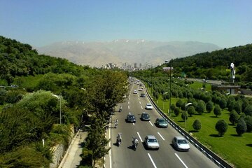 کاهش دمای تهران به ۲۷ درجه/ ورود سامانه جدید بارش باران به این استان‌ها/ احتمال وقوع پدیده گرد و خاک در خوزستان و ۲ استان دیگر