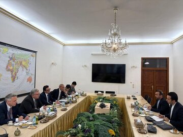 گزارش اولیانوف از دیدار با همتایان ایرانی و چینی‌