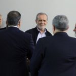 افشای تحرکات جدید دلواپسان برای استیضاح «مسعود پزشکیان»/ نهضت پیامکی دوباره به جریان افتاد