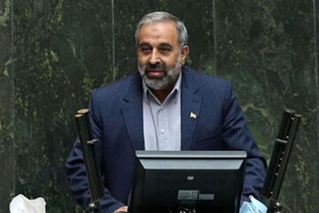 اگر نظارت کافی بر شبکه‌های نمایش خانگی نباشد، با فروپاشی ارزش‌های خانوادگی روبرو می‌شویم/ نظارت بر فضای مجازی و شبکه‌های نمایش خانگی خواست عمومی است