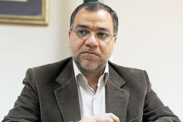 توئیت عضو دفتر رهبر انقلاب با عکسی از قالیباف/ اعطای نشان سمت درست تاریخ به مقامات ونزوئلایی