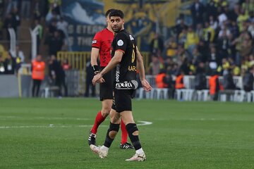 دو شرط مهم استقلال برای علی کریمی؛ هافبک کایسری سنگ بزرگ را می زند؟