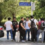 روزنامه کیهان، دلیل لذت نبردن دهه هشتادی ها از زندگی را کشف کرد