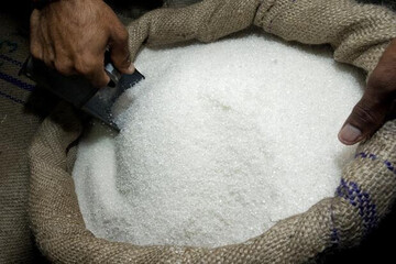 عرضه شکر ارزان‌تر از نرخ مصوب/ کنگری: قیمت‌ها کاهشی شد