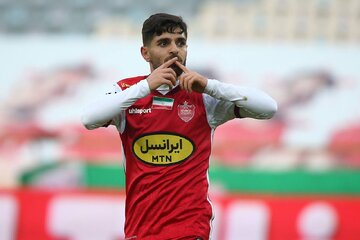 محمد عمری: چه افتخاری بالاتر از تمدید با پرسپولیس!