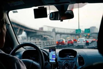 مسافربرهای بی‌نام‌ونشان کابوس خیابان‌های تهران/ الهه حسین‌نژاد تنها یکی از قربانیان ناامنی حمل‌ونقل در تهران است