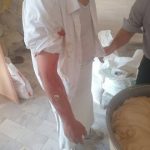 نانوای ملایری با وجود شنیدن خبر شهادت برادرش، پخت نان را ترک نکرد