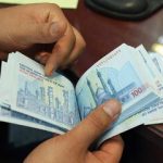 نصف درآمد دامدار را دلالان به جیب می‌زنند/ عامل گرانی لبنیات مشخص شد