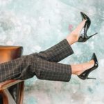 پوشیدن کفش پاشنه بلند در این شهر نیاز به مجوز دارد
