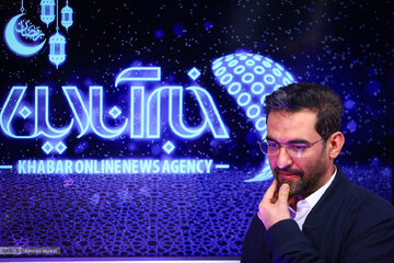 آذری جهرمی: فحاشی، سلاح سلطنت‌طلبها و صهیونیستها در فضای مجازی است/ کسی که فحاشی می‌کند «کم آورده»