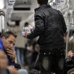 اتباع دستفروش از مترو طرد می‌شوند/ ساماندهی دستفروشان با شیوه جدید